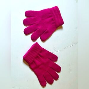 Warm stretchy, knitted, fuchsia colored gloves, SIZE: one size